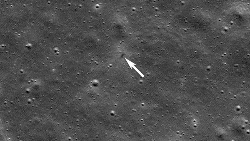  Фотография с орбиты места крушения модуля, сделанная 20 июня зондом NASA. Источник изображения: NASA 
