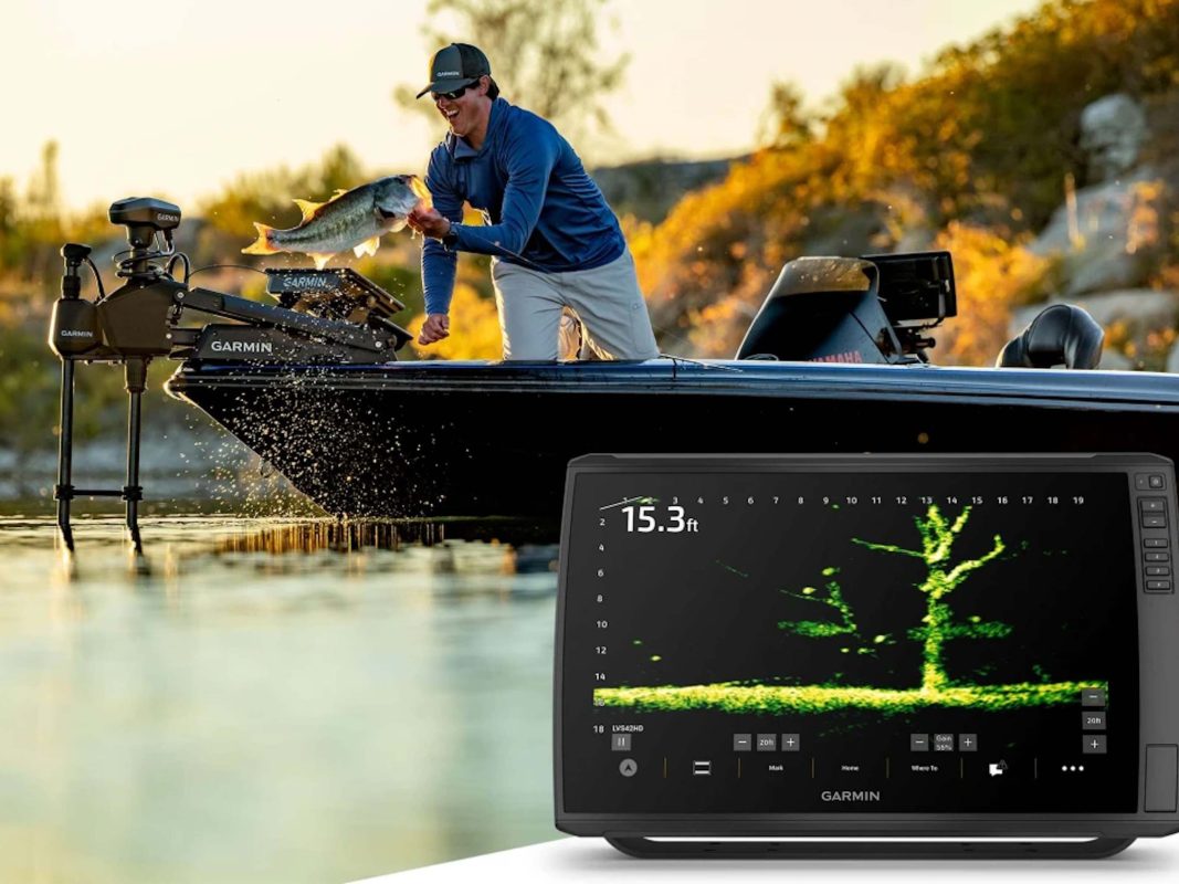 Эхолот Garmin LiveScope 2 с датчиком для установки на лодку