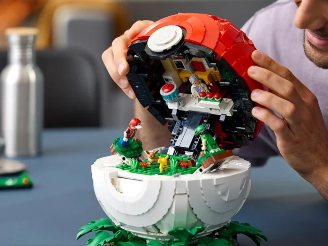 Утёкший набор LEGO Pokémon — открывающаяся Poké Ball с двухуровневой диорамой внутри