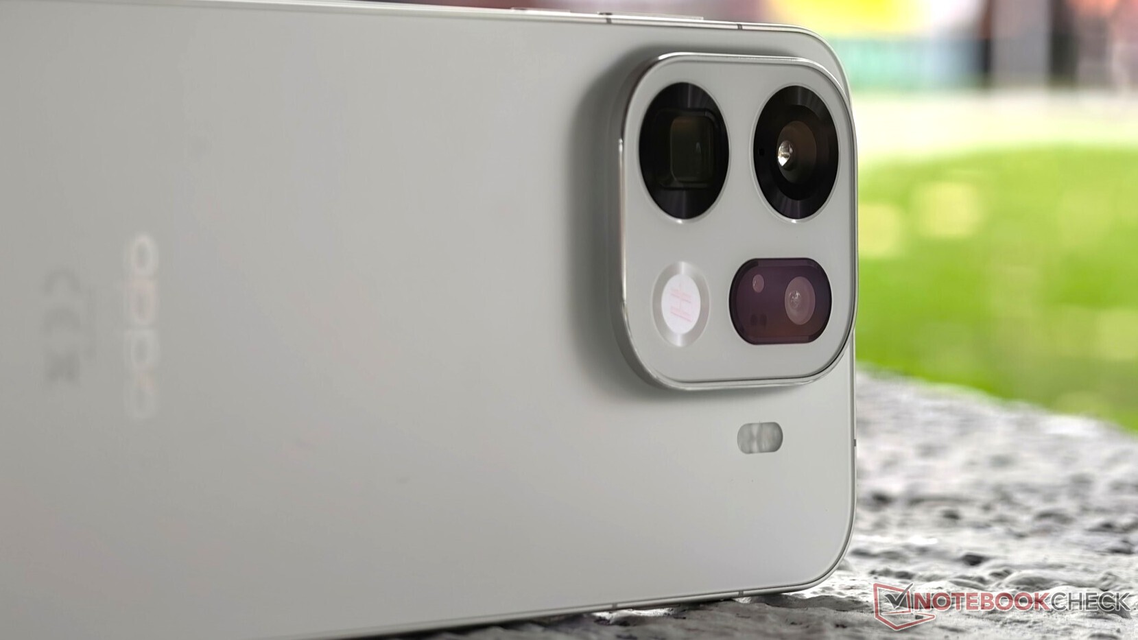 Oppo Find X10 Pro Max с тройной камерой Hasselblad на 600 мегапикселей