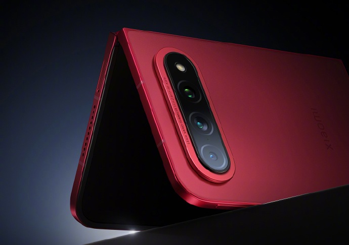 Складной смартфон Xiaomi 18 Fold на официальном рендере