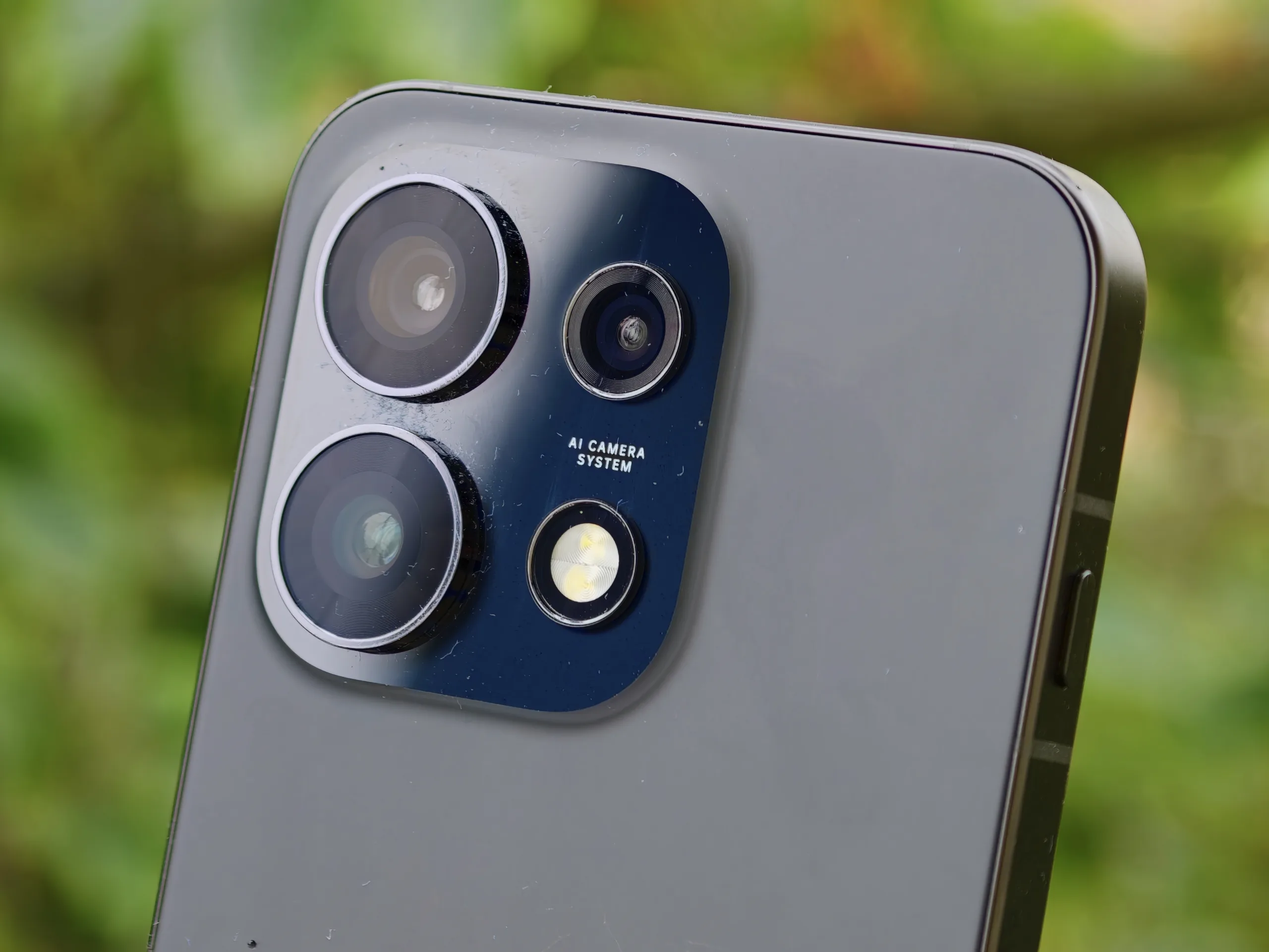Oppo Reno16 Pro с Dimensity 8550